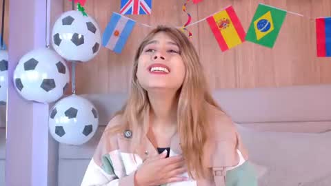 Zoe online show from June 21, 2:45 pm