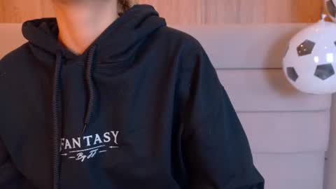 Zoe online show from June 22, 11:06 am