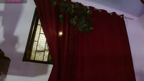 zoemi online show from February 24, 9:01 am