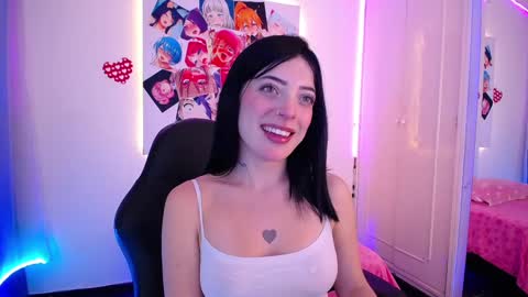 Snapshot of zoeroux_ chatting on September 24, 3:35 am Zoe online show from September 24, 3:35 am