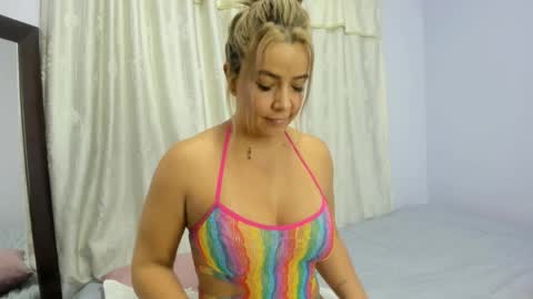 Isabella online show from December 19, 1:56 am