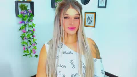 zoeschmmit online show from July 14, 2:05 am