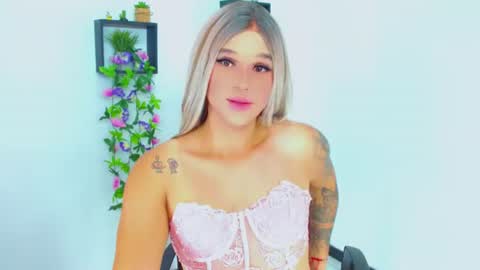 zoeschmmit online show from June 27, 7:53 pm