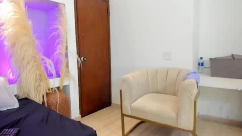 Zoesecret online show from May 11, 10:40 pm