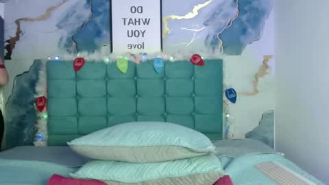 Zoe online show from December 4, 10:09 pm