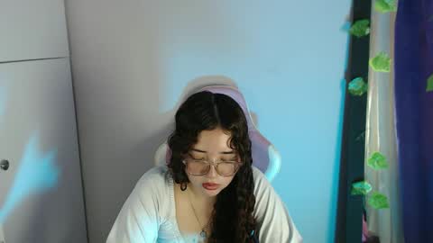 Zoe online show from December 3, 7:47 pm