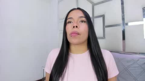 ZoeSwam online show from May 6, 2:01 pm