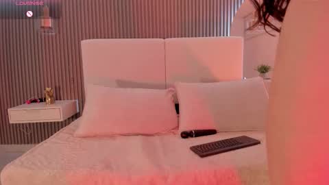  ZOE  online show from November 22, 5:50 am