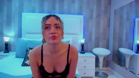 ZoeWilliis online show from October 17, 2:21 pm