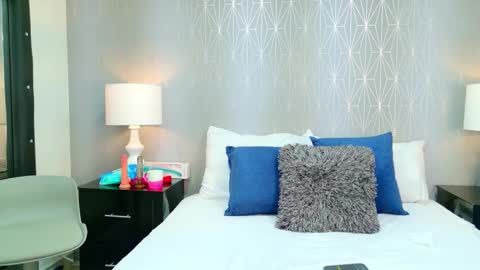 ZoeWilliis online show from March 12, 1:04 pm