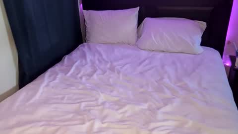 zoey17xo online show from May 21, 11:55 pm