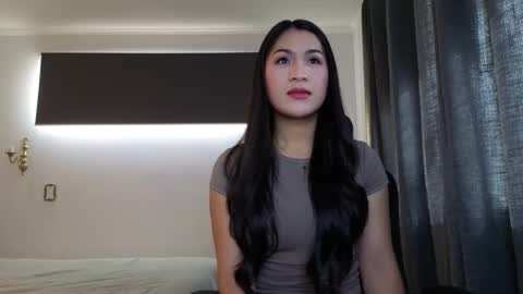 zoeyjohnson24 online show from May 7, 12:39 am