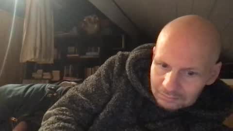 Snapshot of zolexthomas chatting on February 25, 6:01 pm zolexthomas online show from February 25, 6:01 pm