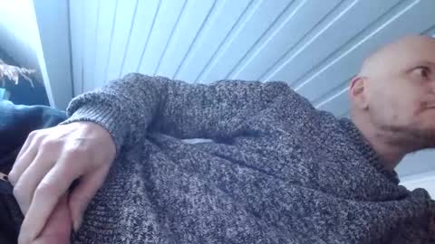 Snapshot of zolexthomas chatting on March 2, 2:32 pm zolexthomas online show from March 2, 2:32 pm