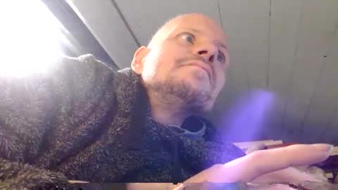 Snapshot of zolexthomas chatting on March 9, 6:11 pm zolexthomas online show from March 9, 6:11 pm