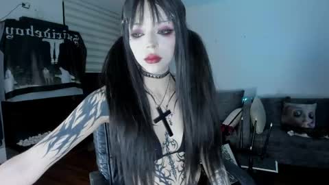 SOPHIE    online show from April 28, 11:42 pm