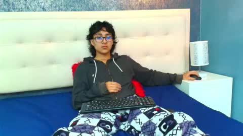     online show from November 7, 12:29 pm