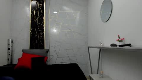     online show from November 8, 8:01 pm