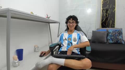     online show from November 14, 8:44 pm