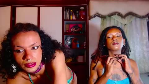 Ella online show from July 28, 4:39 pm