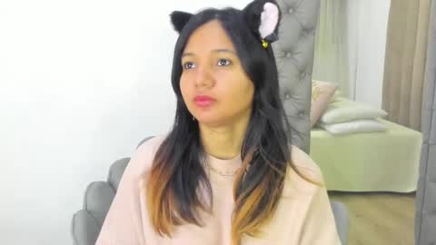 Im Zusan My schedule is from 1030pm to 430 am colombian time online show from May 5, 3:24 am