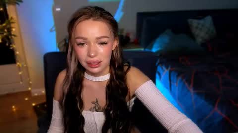 zuzzixx online show from March 4, 6:15 am