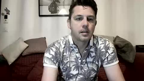 Artnoyz Shower online show from April 15, 8:09 pm