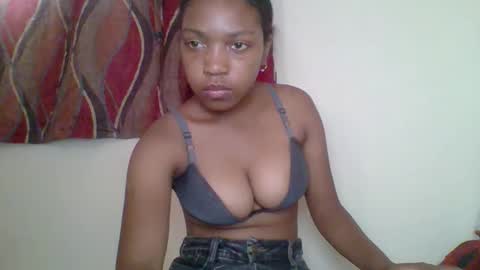 zyraelle_01 online show from April 29, 12:21 pm