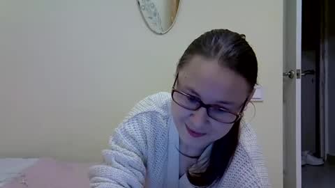 Snapshot of zyuhre chatting on December 3, 1:03 am Zyuhre online show from December 3, 1:03 am