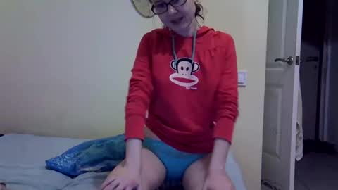 Snapshot of zyuhre chatting on October 6, 9:43 pm Zyuhre online show from October 6, 9:43 pm